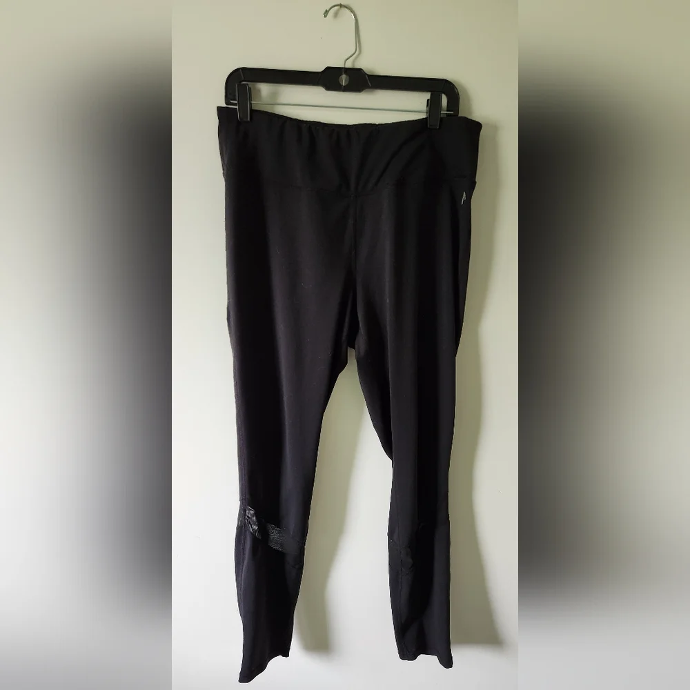 Yoga & Rally Performance Yoga Pants - Picture 3 of 11